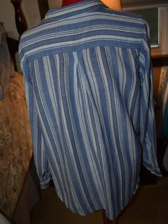 blouse - Picture 4 of 5